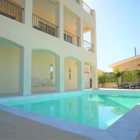 Villa Tala Louise Sea Views Pafos